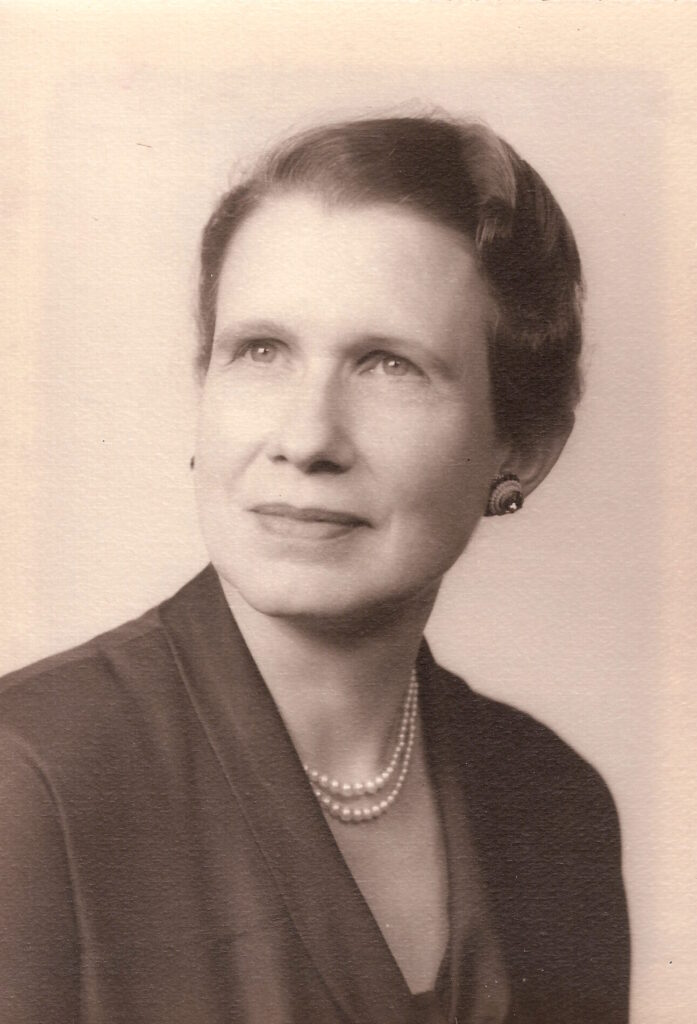 Photographic portrait of Mildred Fox Arnold